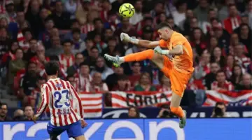 بطاقة حمراء مباشرة للاعب أتلتيكو مدريد أمام برشلونة في الدوري الإسباني